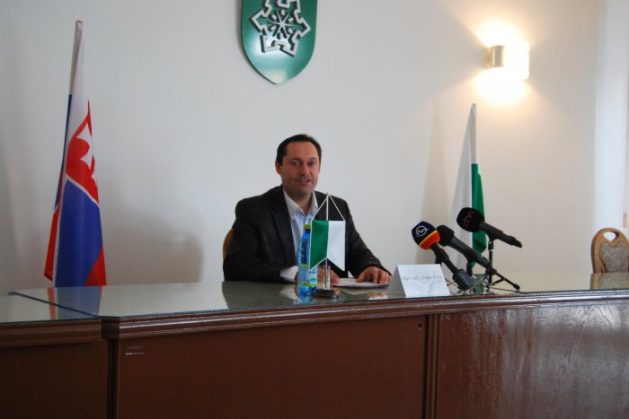 Ilustračný obrázok k článku Kauza zlatých padákov: TOTO odkazuje primátor tým, čo zobrali peniaze!