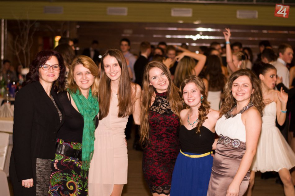 Ilustračný obrázok k článku Novozámockí gymnazisti sa vyšvihli: Parádny ples si zorganizovali sami, navyše pomôžu aj bezbranným! FOTO