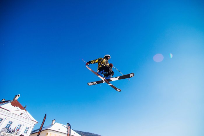 Ilustračný obrázok k článku Big Air v meste má svojich víťazov: Výhry si vyskákali títo chalani, svojho miláčika si vybralo aj publikum