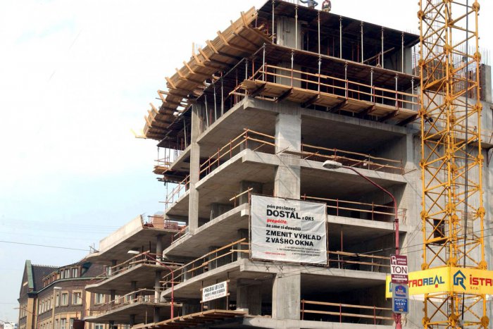 Ilustračný obrázok k článku Čo sa stane s rozostavaným vežiakom na Šancovej ulici? Aktivisti dnes rozbehli proti stavbe petíciu