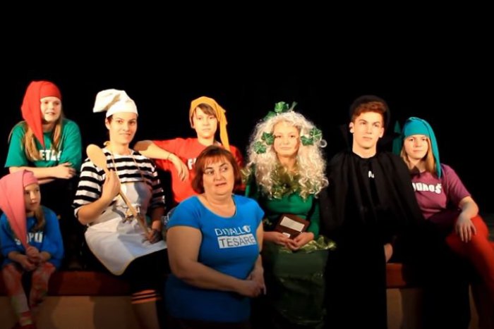 Ilustračný obrázok k článku Juniorské talenty na divadelných doskách: Tesáre oživia trpaslíkov, kúzelníka i vládkyňu lesov!