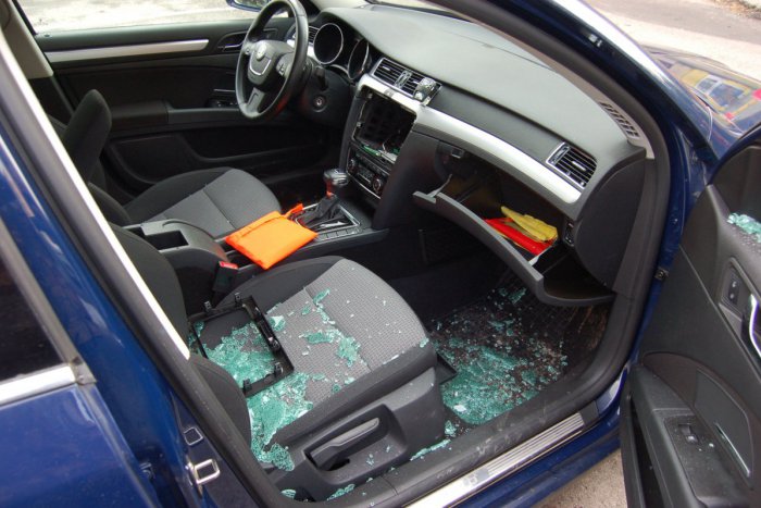 Ilustračný obrázok k článku Nikto nič nevidel? Škoda Superb je v kurze, za mesiac už tretí prípad!