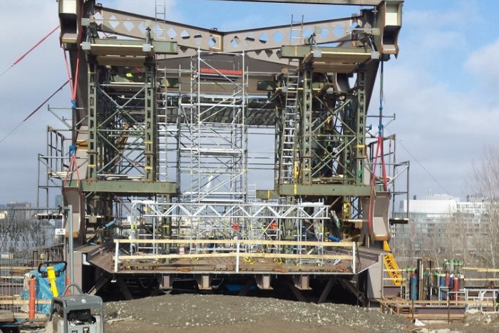 Ilustračný obrázok k článku Neuveríte! Práce na Starom moste sa posunuli vpred