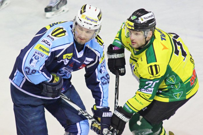 Ilustračný obrázok k článku Hokejisti si schuti zastrieľali: Na domácom ľade nedali Žiline šancu