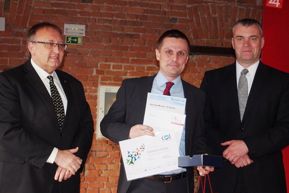 Ilustračný obrázok k článku „Po stopách Dušana Jurkoviča“ z Kúpeľov Luhačovice je Hitom sezóny 2015