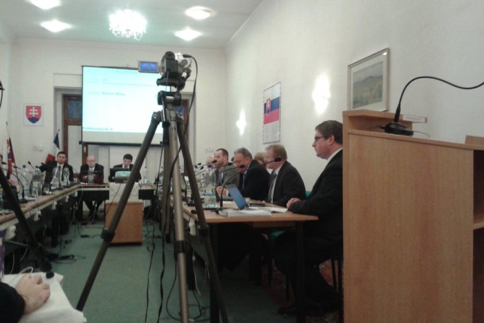 Ilustračný obrázok k článku Členovia komisií v Brezne sú už známi: Pozrite si, ktoré mená kde figurujú...