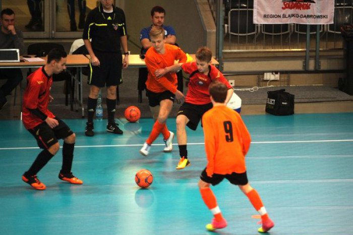 Ilustračný obrázok k článku Víkendový futbal mladých: Halová sezóna je plná turnajov