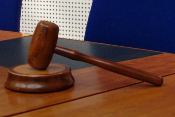 Ilustračný obrázok k článku Mestský policajt obžalovaný na súde v Košiciach: V rozhodnutí môže dopomôcť video z miesta