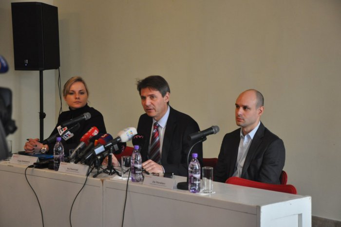 Ilustračný obrázok k článku Primátor I. Nesrovnal tvrdí, že mestu hrozí kolaps. Vyzval poslancov, aby si nevyplácali odmeny