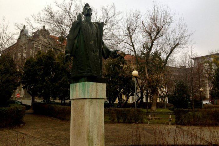 Ilustračný obrázok k článku Komentár: Keď nám vadí Biľak pri Svidníku, prečo nie Čulen a Šmidke v Bratislave?