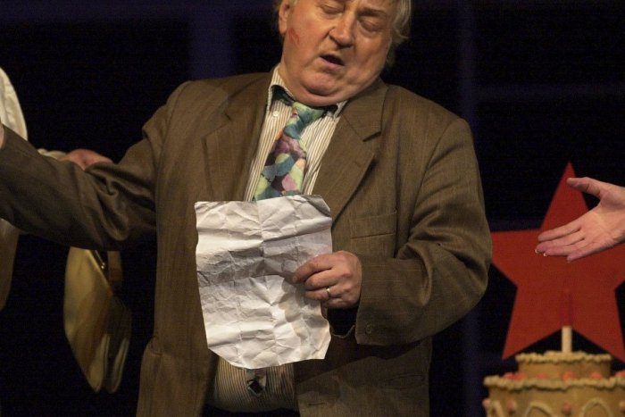 Ilustračný obrázok k článku Navždy nás opustil dlhoročný člen prešovského divadla: Zomrel herec Štefan Senko (†78)