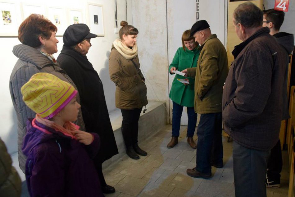 Ilustračný obrázok k článku Bratislavská výstava Rakúšanky Deborah Sengl pripomína hrôzy vojny