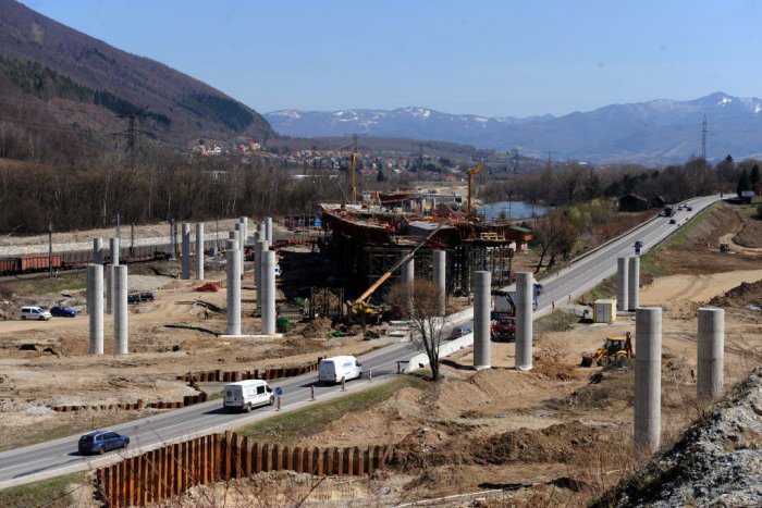 Ilustračný obrázok k článku Premiér o obchvate Brezna: Vieme, kedy sa začne s výstavbou!