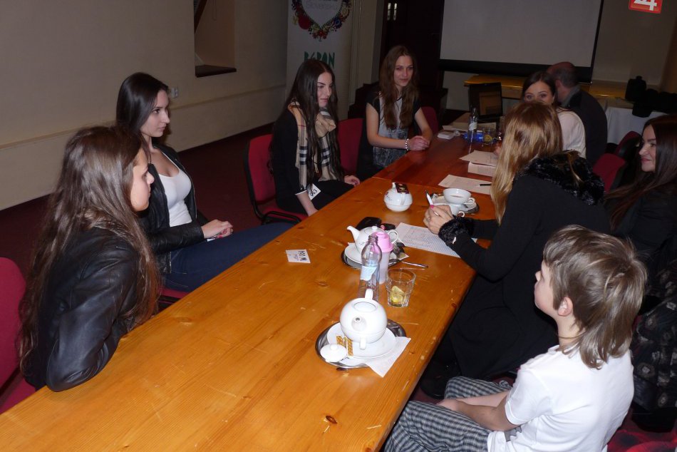 Ilustračný obrázok k článku V Bystrici hľadali najkrajšiu stredoškoláčku: FOTOREPORTÁŽ z kastingu!