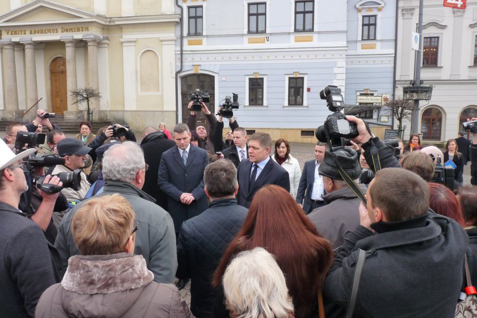 Ilustračný obrázok k článku VIDEO: Vláda už dorazila pod Urpín. Takto sa Fico vítal s primátorom a Bystričanmi