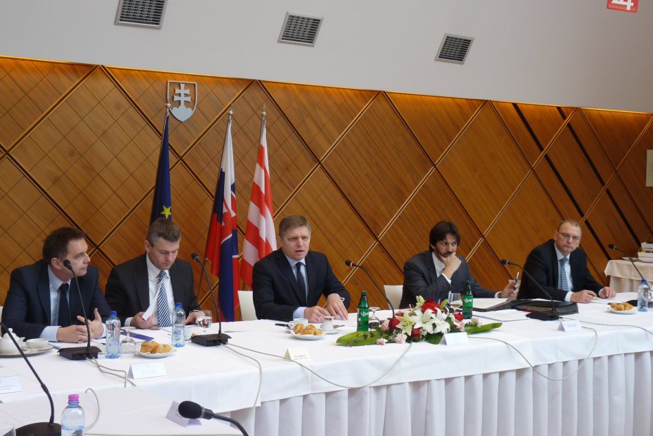 Ilustračný obrázok k článku Rozhodnutia z rokovania vlády už prenikli von: Do nášho regiónu potečú milióny eur