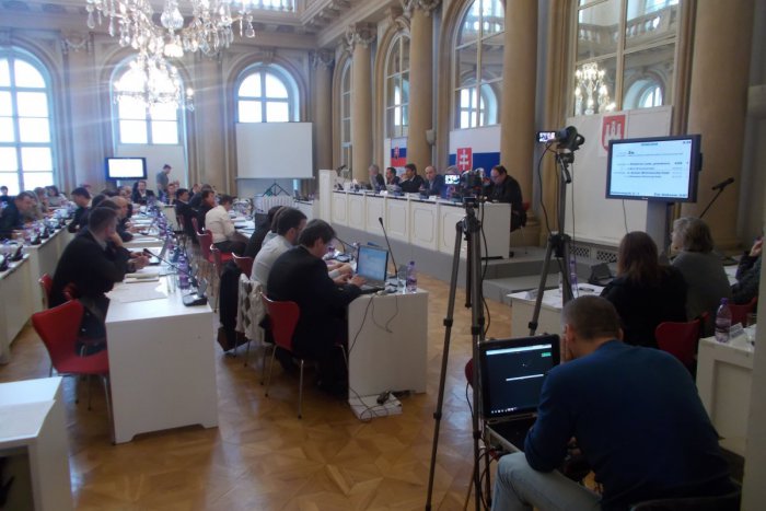 Ilustračný obrázok k článku O mestské komisie majú záujem aj občania. Za členov sa ich prihlásilo až 330