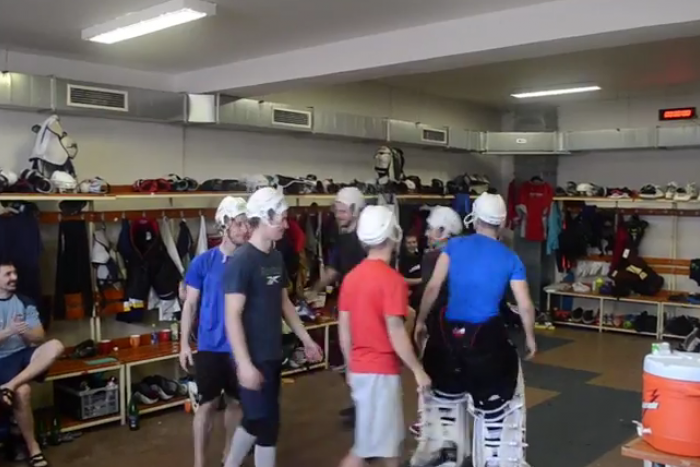 Ilustračný obrázok k článku Súper Detvy pred finále humorom nešetrí: V šatni bolo veselo, túto šou musíte vidieť :)