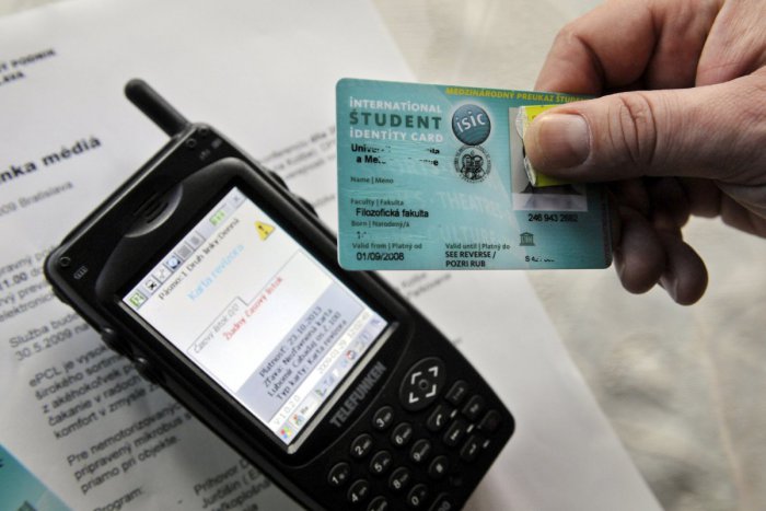 Ilustračný obrázok k článku Pozor na falošných exekútorov! Od Bratislavčanov vymáhajú pokuty v mene Dopravného podniku Bratislava