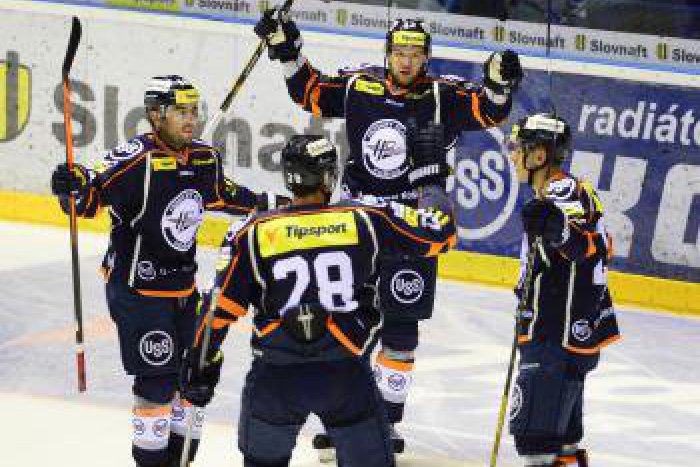 Ilustračný obrázok k článku Štvrťfinálové súboje play-off: Koľko zacvakáme za lístky na domáce zápasy oceliarov?
