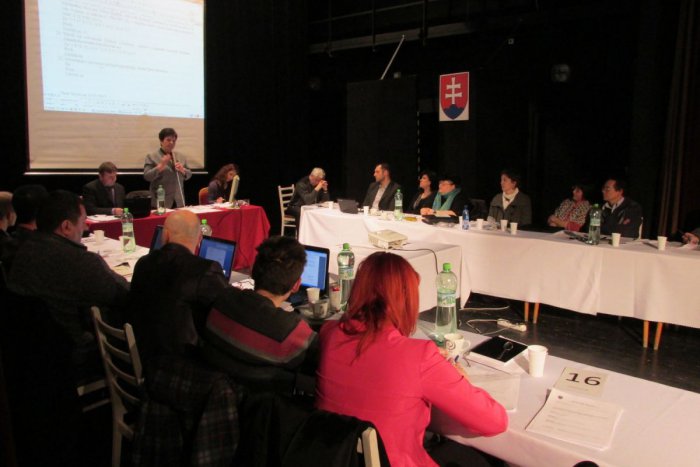 Ilustračný obrázok k článku Druhé tohtoročné zastupiteľstvo: Schvaľovanie rozpočtu, odmena kontrolórky, ale aj nový prednosta