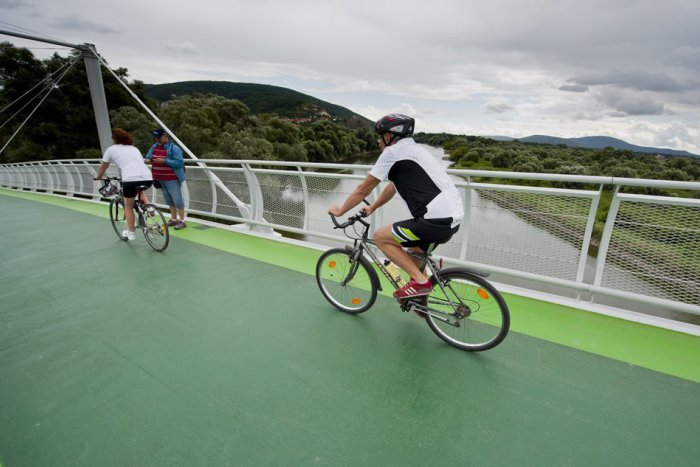 Ilustračný obrázok k článku Slovensko a Rakúsko má spojiť ďalší cyklomost. Stáť by mal neďaleko Vysokej pri Morave