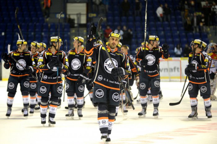 Ilustračný obrázok k článku Oceliari vyrovnali sériu: Na druhý pokus si hravo poradili s Piešťanmi