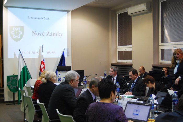 Ilustračný obrázok k článku Štvrté zasadnutie novozámockého parlamentu: Program zastupiteľstva bod po bode