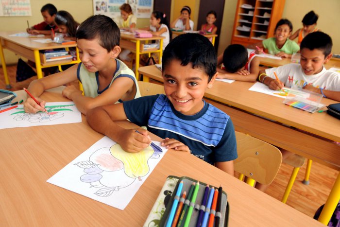 Ilustračný obrázok k článku Na okraji záujmu? Politické špičky neprišli na konferenciu o vzdelávaní rómskych detí. Nezúčastnil sa ani prezident