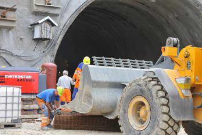 Ilustračný obrázok k článku Už iba pár chvíľ a príde na deň D: Pri Žiline začne razenie dvojkilometrového diaľničného tunela