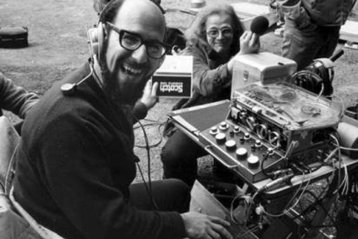 Ilustračný obrázok k článku Do Bratislavy zavíta Christopher Newman, držiteľ Oscara za kultové filmy ako Vyháňač diabla alebo Amadeus