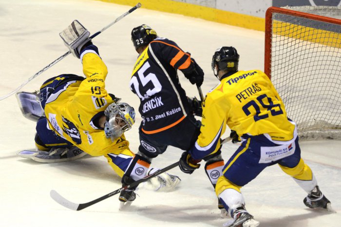 Ilustračný obrázok k článku Oceliari predviedli proti Piešťanom čistú hru: Bartoš sa vyznamenal hetrikom!