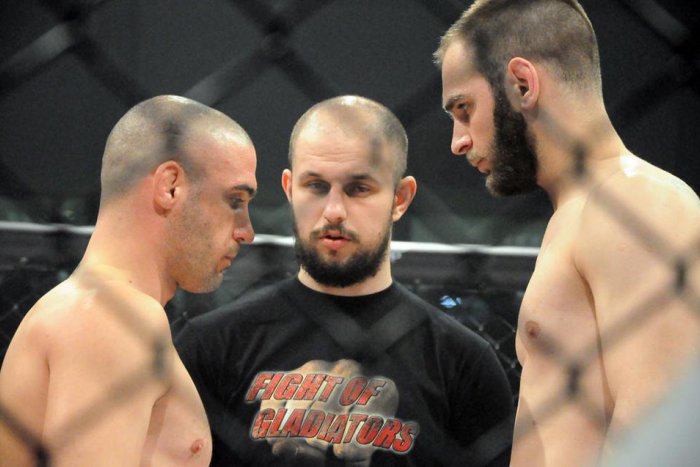 Ilustračný obrázok k článku FOTO a VIDEO: Novodobí gladiátori zaplnili Mestskú halu, pobili sa v klietke