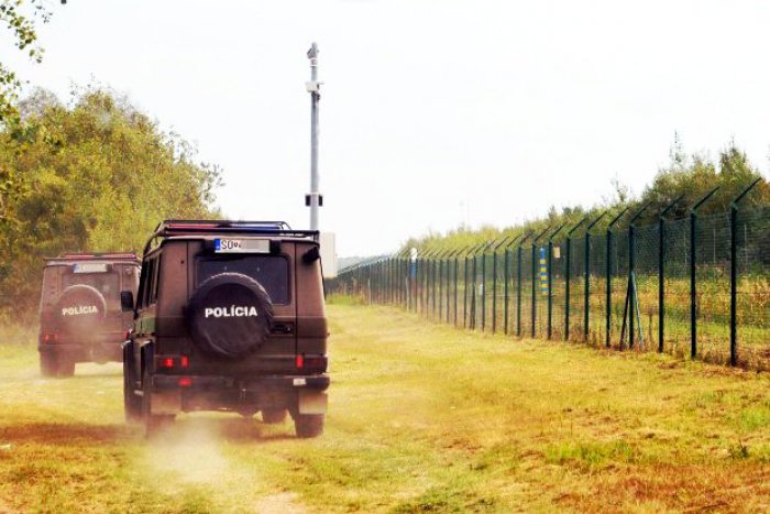 Ilustračný obrázok k článku Michalovskí colníci v lese narazili na vyčerpaného muža: Nelegálne prekročil hranice