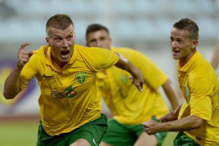 Ilustračný obrázok k článku Šláger dopadol nerozhodne: Šošoni remizovali s Trenčínom