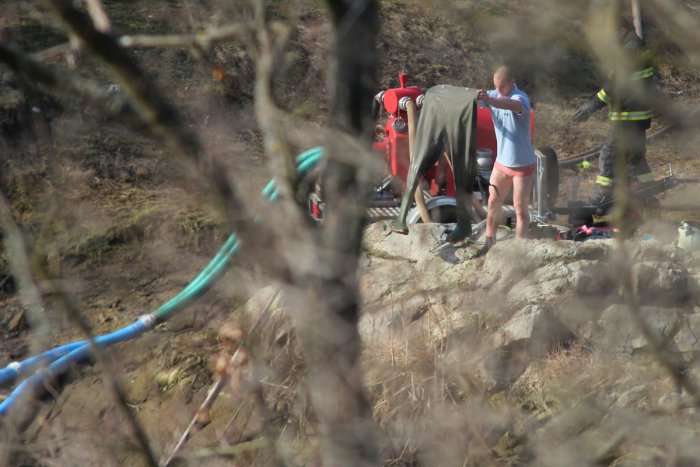 Ilustračný obrázok k článku Vypúšťanie jazierka pod Zoborom vzbudzuje pozornosť: Čo na to policajti? FOTO