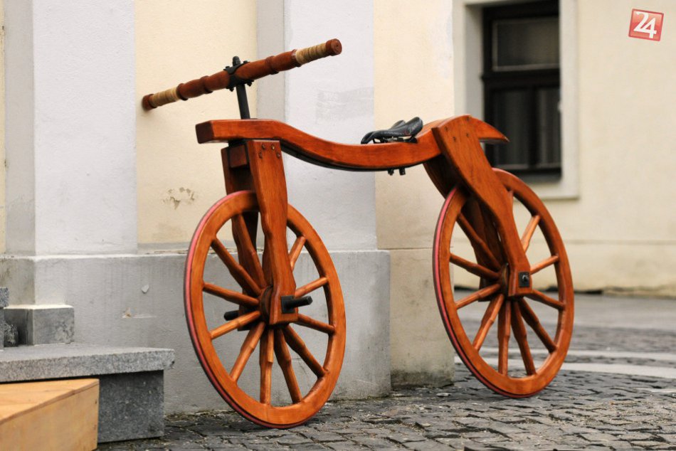 Ilustračný obrázok k článku Bicyklová retro párty v bazéne zabudnutého kúpaliska Vydrica? Prečo nie