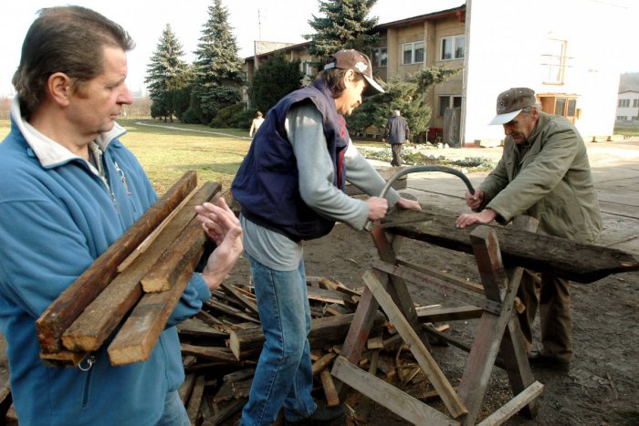 Ilustračný obrázok k článku Nová šanca pre dlžníkov: Starosta chce, aby si mohli svoje záväzky odpracovať