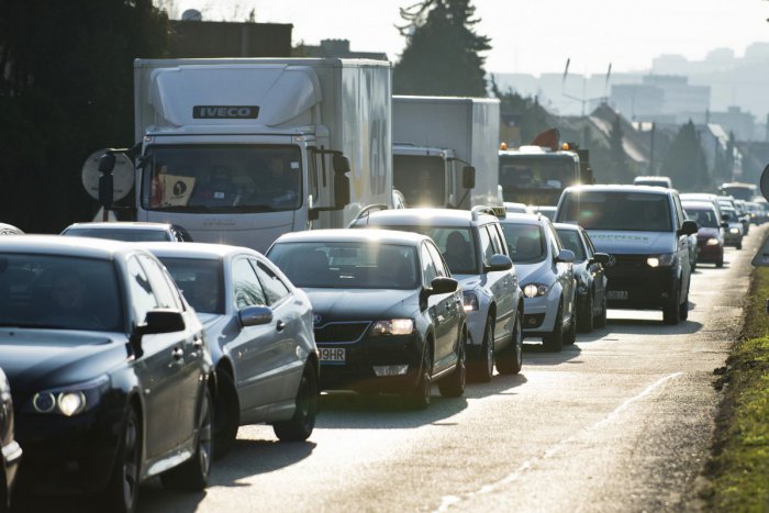 Ilustračný obrázok k článku Polícia pátra po nezodpovednej vodičke. Zrazila chodkyňu a z miesta nehody ušla