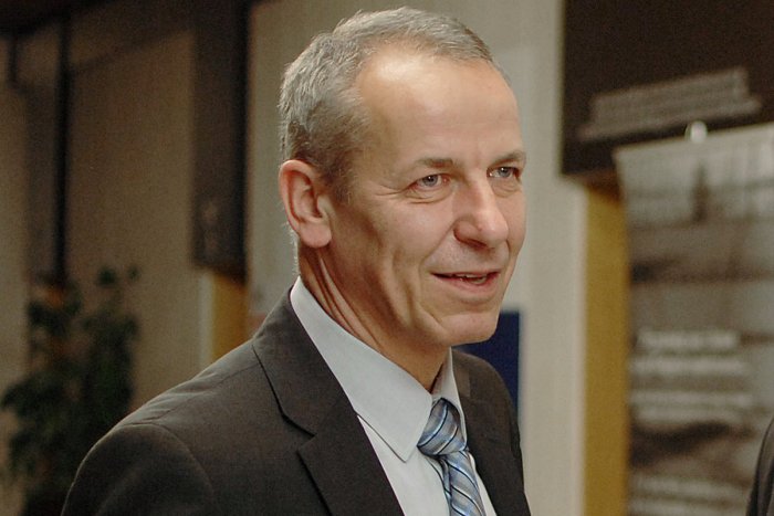 Ilustračný obrázok k článku Bystričanom bude čítať sám primátor s najbližšími: Pozrite, akú knihu vezme do rúk Nosko počas Noci literatúry