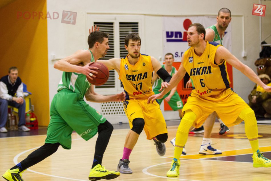 Ilustračný obrázok k článku Handlová získala mečbal. Iskra Svit neubránila 11-bodový náskok v štvrtej štvrtine