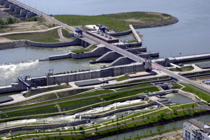 Ilustračný obrázok k článku Proti výstavbe Danubia Parku v Čunove spustili petíciu. Investor však chce, aby boli Bratislavčania na mesto hrdí