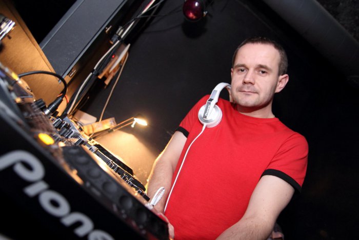 Ilustračný obrázok k článku Rozhovor so známym žilinským DJ-om Mircom: Dievčatá nás zvyknú obletovať, ale...