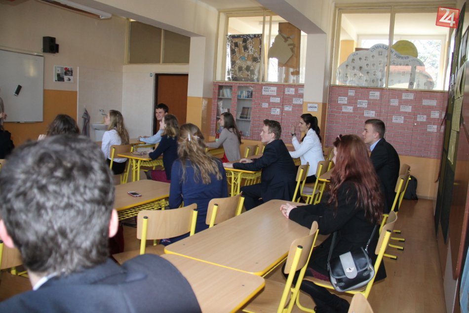 Ilustračný obrázok k článku Skúška dospelosti sa nevyhla ani im: Popradskí športovci sa predviedli ako maturanti