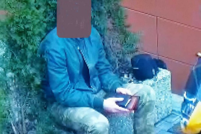 Ilustračný obrázok k článku Tento záber muža usvedčil: Lup predával priamo na ulici