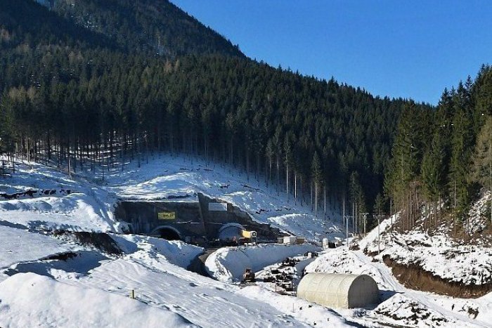 Ilustračný obrázok k článku Brusel zaplatí temer 170 miliónov eur za diaľnicu D1 Hubová - Ivachnová