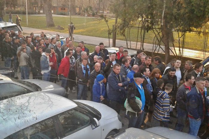 Ilustračný obrázok k článku Pred prvým semifinálovým zápasom bola tlačenica: Klub otvorí ďalší vchod, treba prísť v predstihu