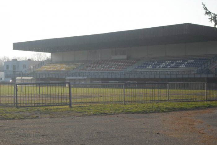 Ilustračný obrázok k článku Na futbalový štadión zateká: Radnica začala hľadať riešenie
