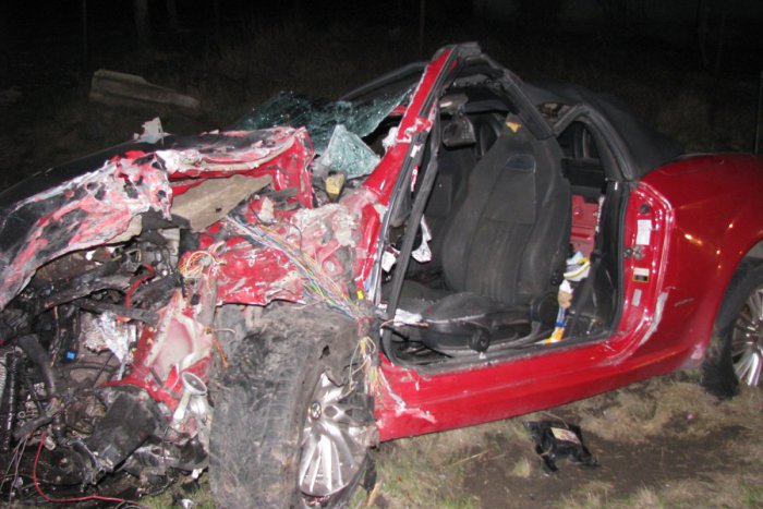 Ilustračný obrázok k článku Zábery z miesta nehody: Čelná zrážka Alfy Romeo a kamiónu!