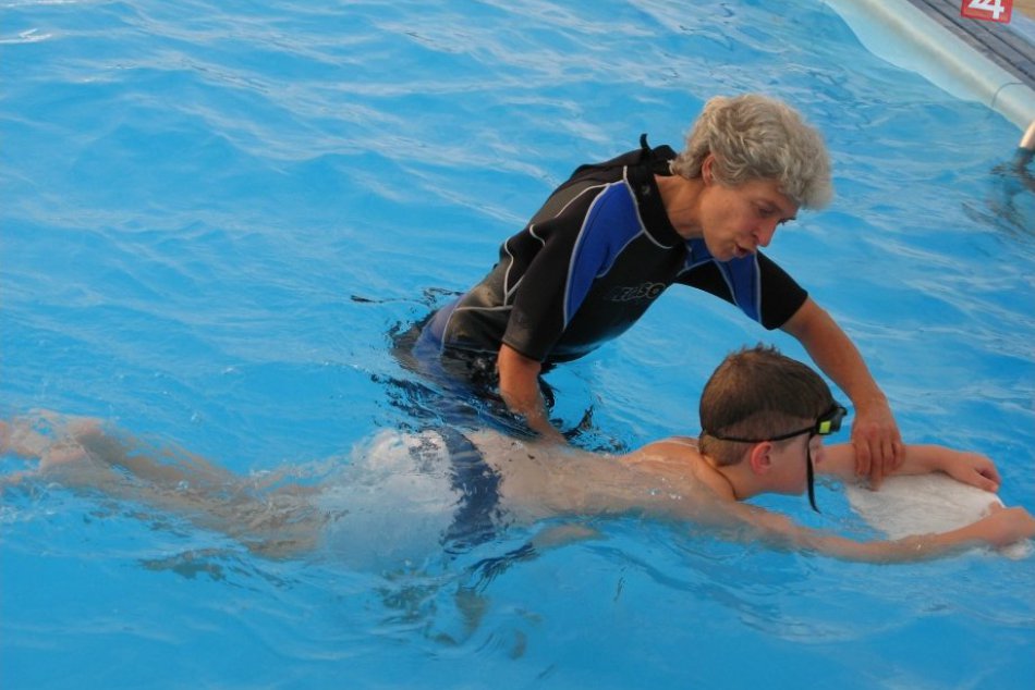 Ilustračný obrázok k článku Vyspovedali sme najznámejšiu učiteľku plávania v Bystrici: Alžbeta Pažáková prehovorila o svojich zážitkoch